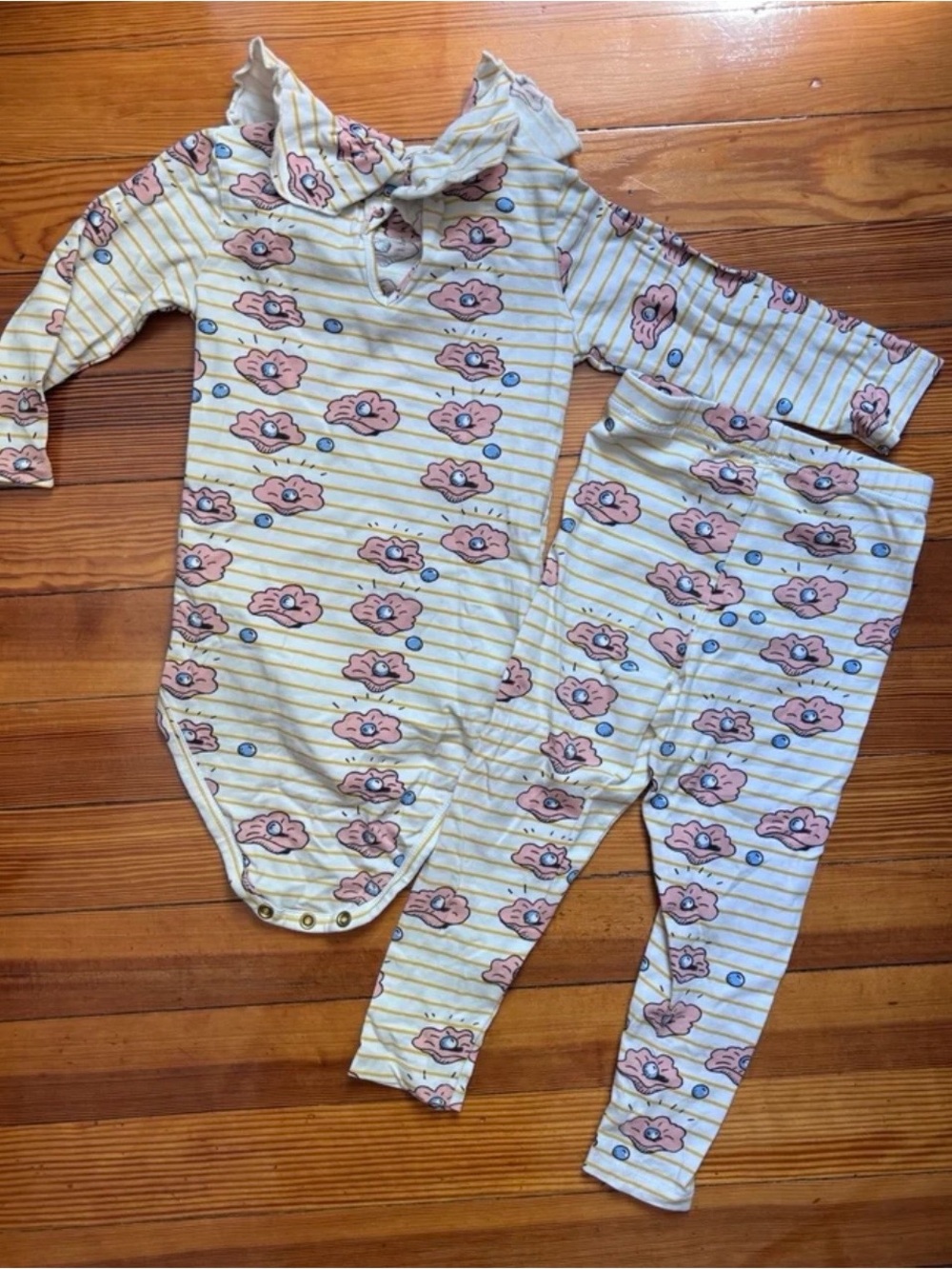 Mini Rodini Cream & Yellow Striped Oyster Print Ruffle Set - Picture 2 of 3